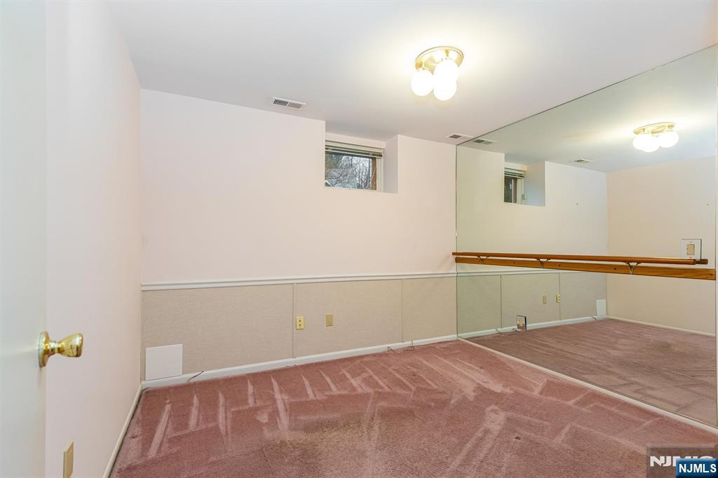 61 Mill Pond Road Woodland Park, NJ 07424 - Photo 34 of 38