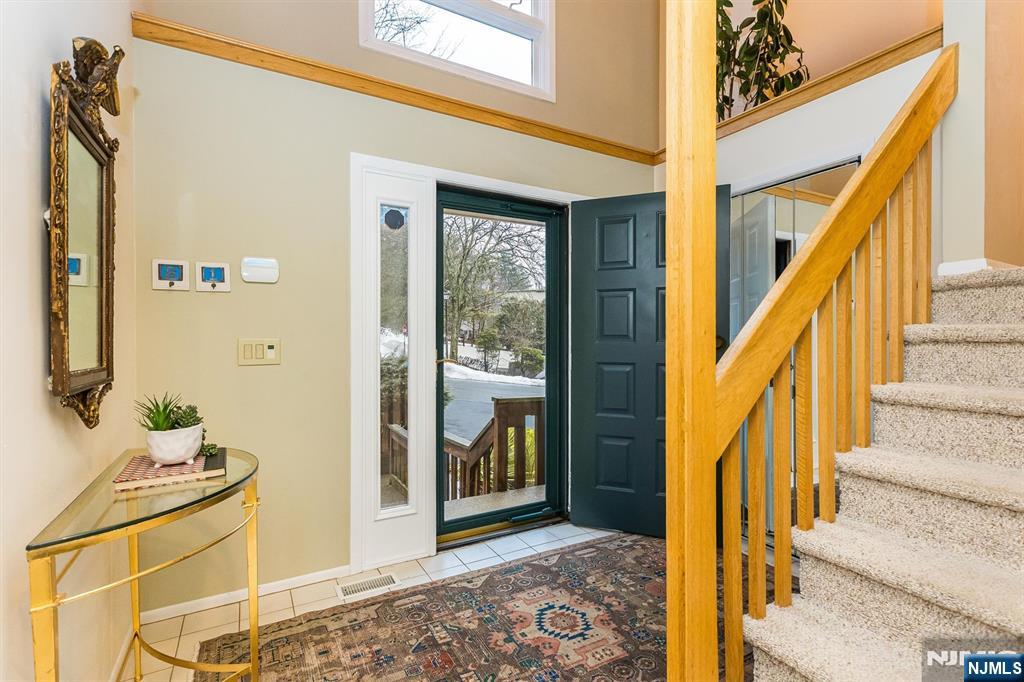 61 Mill Pond Road Woodland Park, NJ 07424 - Photo 5 of 38