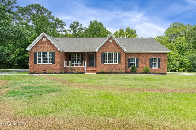 $339,000 | 233 Beaufort Road, Pollocksville, NC 28573
