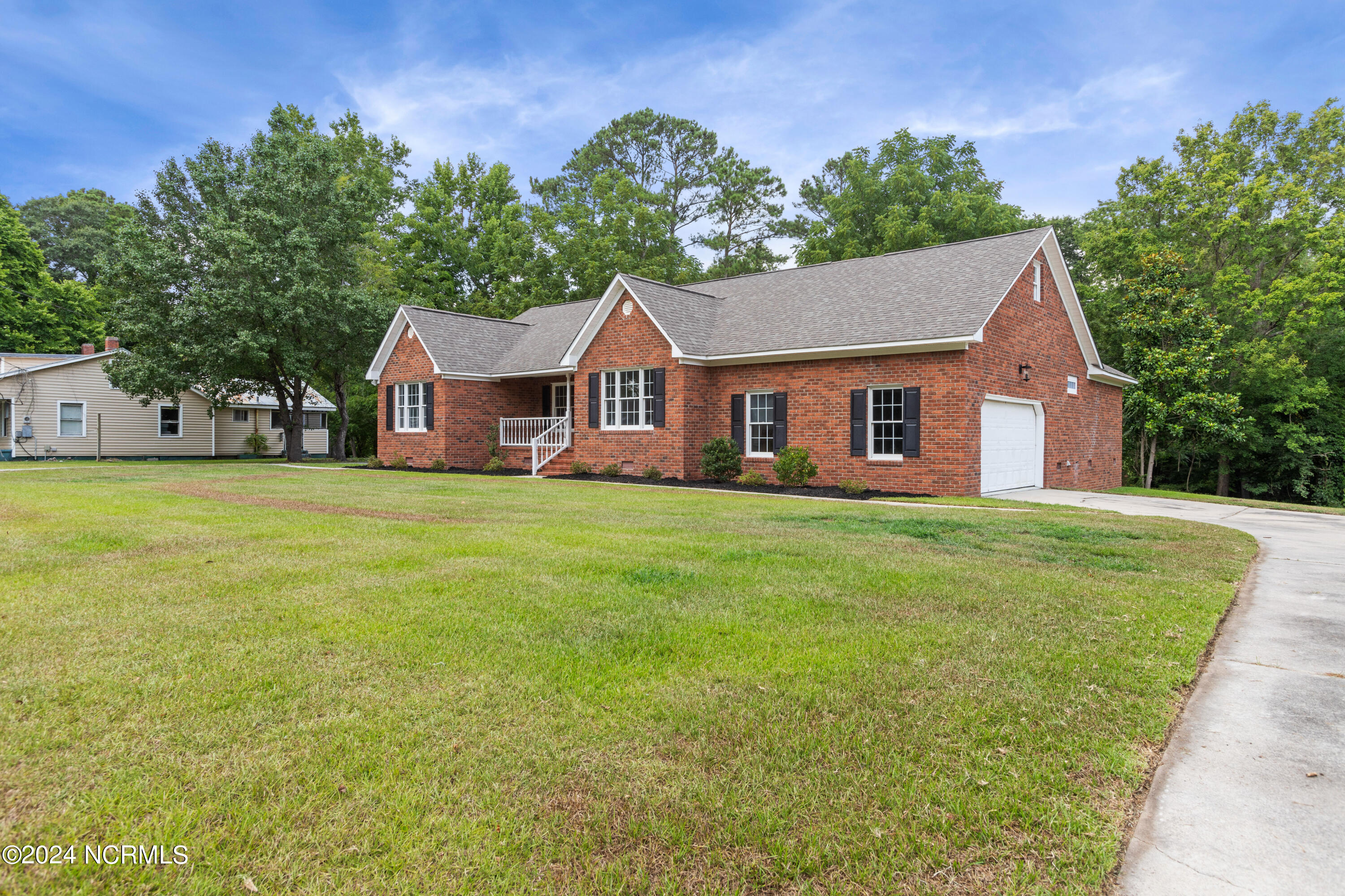 233 Beaufort Road Pollocksville, NC 28573 - Photo 2 of 40 233 Beaufort Rd