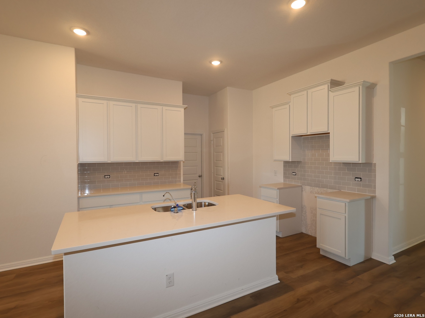 8619 Rucker Pond Trail San Antonio, TX 78252 - Photo 3 of 25