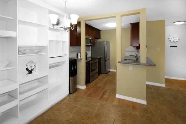 $1,250 | 2800 Jeanetta Street, Unit 605, Houston, TX 77063