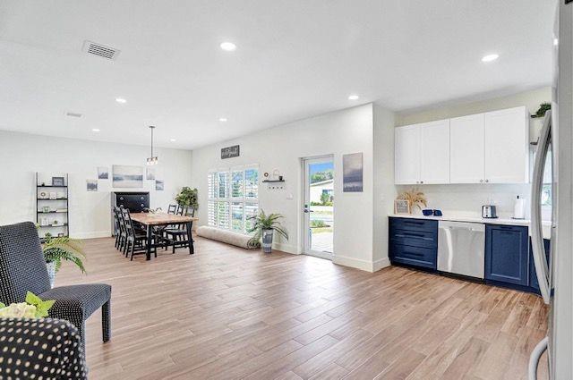 2622 Northeast 27th Avenue Lighthouse Point, FL 33064 - Photo 9 of 24 a living room with furniture and kitchen view