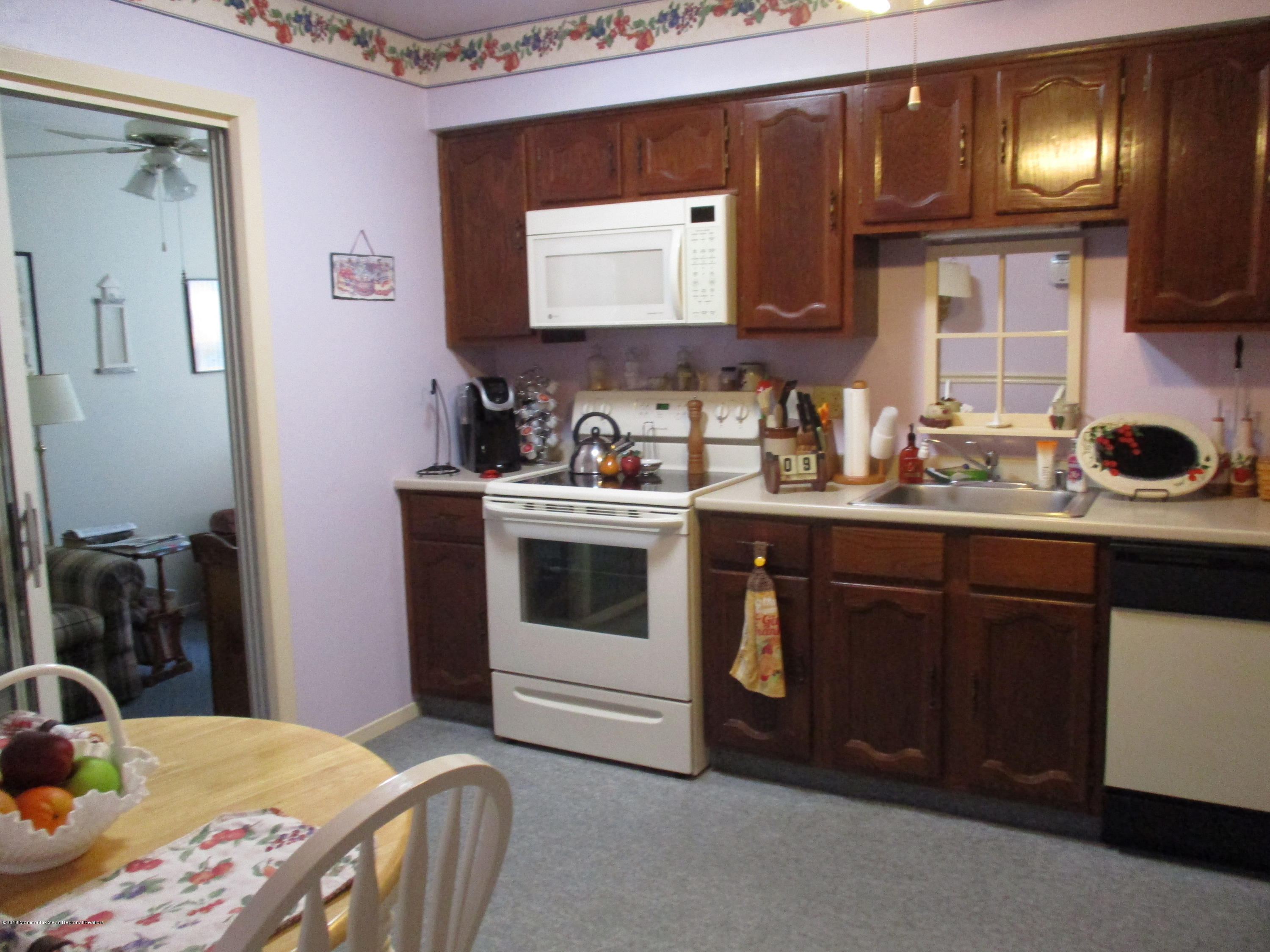 26 Stonybrook Road, Unit 62 Whiting, NJ 08759 - Photo 3 of 19 IMG_0392