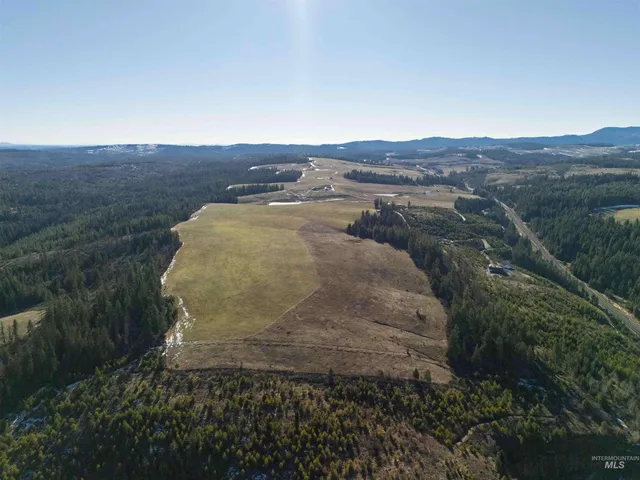 $789,000 | 1017 Laura Lane, Princeton, ID 83857