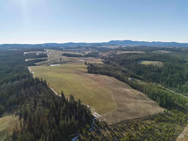 $789,000 | 1017 Laura Lane, Princeton, ID 83857