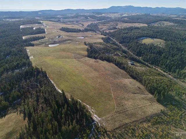 $789,000 | 1017 Laura Lane, Princeton, ID 83857