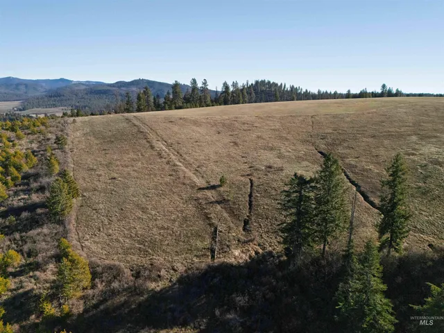$789,000 | 1017 Laura Lane, Princeton, ID 83857