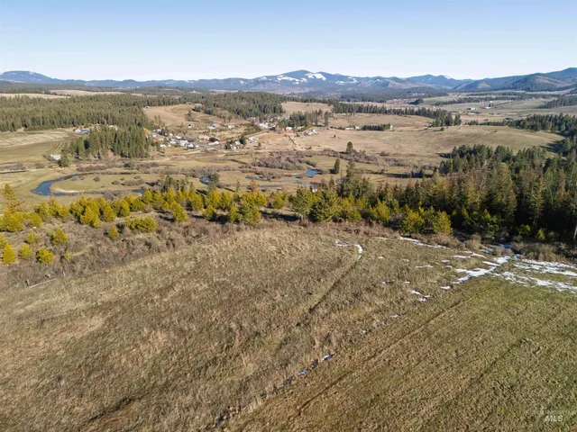 $789,000 | 1017 Laura Lane, Princeton, ID 83857