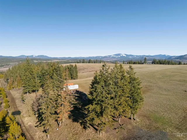 $789,000 | 1017 Laura Lane, Princeton, ID 83857