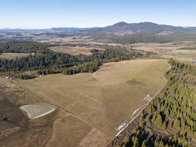 $789,000 | 1017 Laura Lane, Princeton, ID 83857