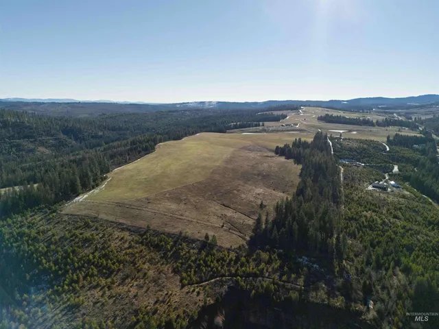 $789,000 | 1017 Laura Lane, Princeton, ID 83857