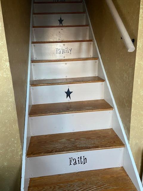 67 High Street Paris, ME 04281 - Photo 9 of 10 stairs