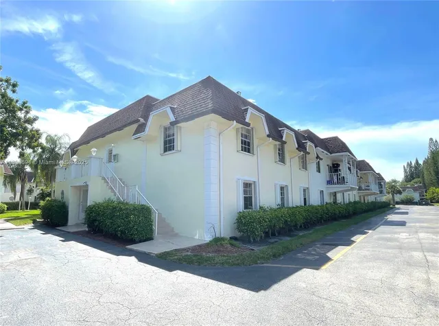 $199,995 | 704 Southeast 2nd Avenue, Unit 448, Deerfield Beach, FL 33441