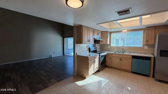 $2,200 | 2423 East Maryland Drive, Tempe, AZ 85288