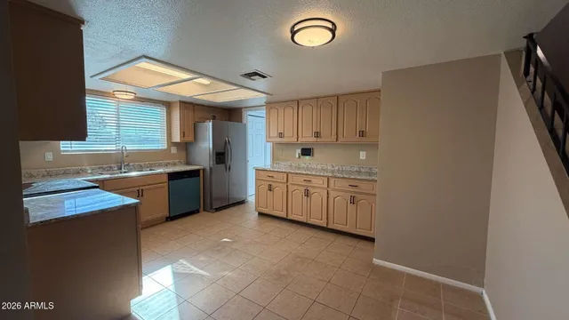 $2,200 | 2423 East Maryland Drive, Tempe, AZ 85288