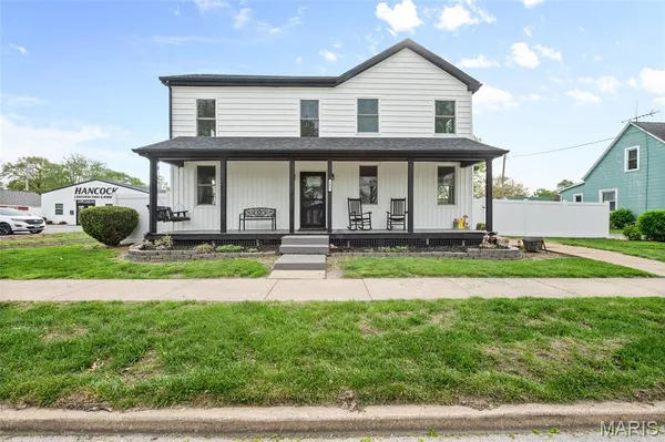 $310,000 | 206 North Douglas Street, St. Jacob, IL 62281