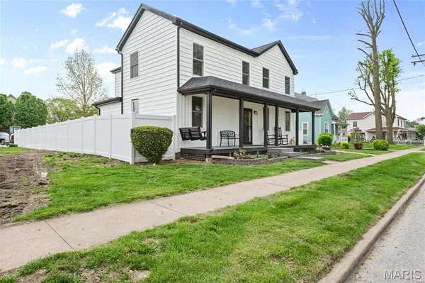 $310,000 | 206 North Douglas Street, St. Jacob, IL 62281