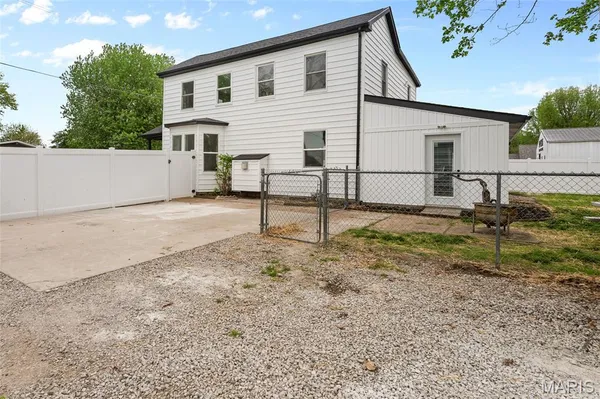 $310,000 | 206 North Douglas Street, St. Jacob, IL 62281