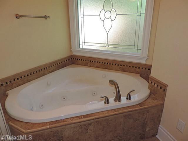 3258 Valley Road Winston-Salem, NC 27106 - Photo 11 of 16 Master Bath/Spa.