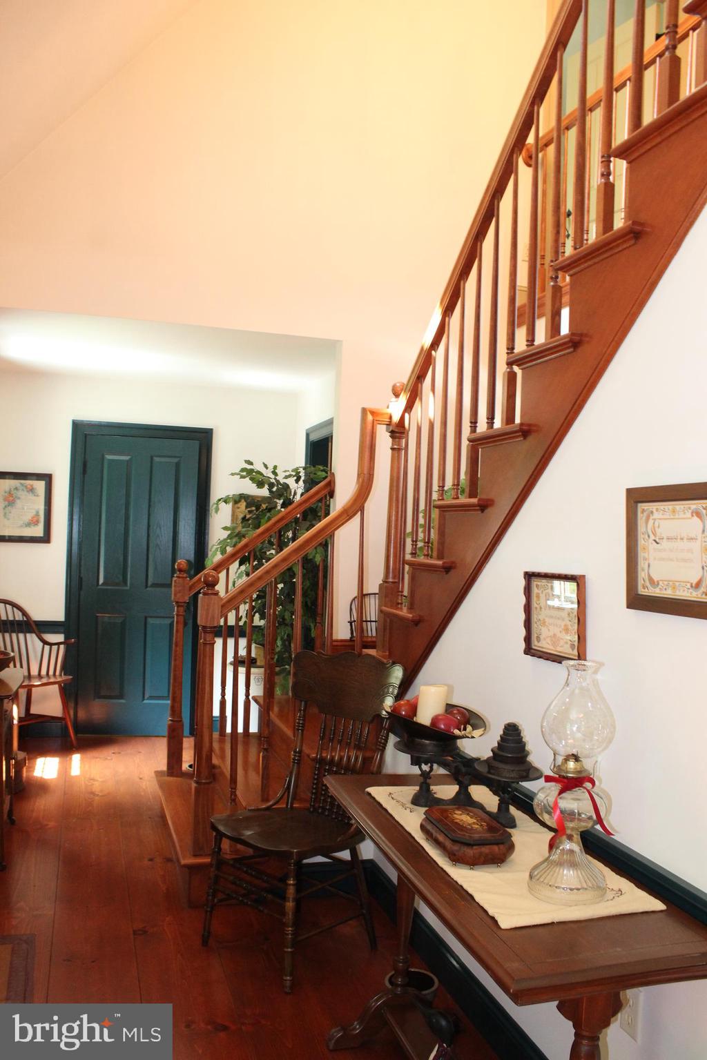 532 Gehman School Road Denver, PA 17517 - Photo 25 of 70 Foyer