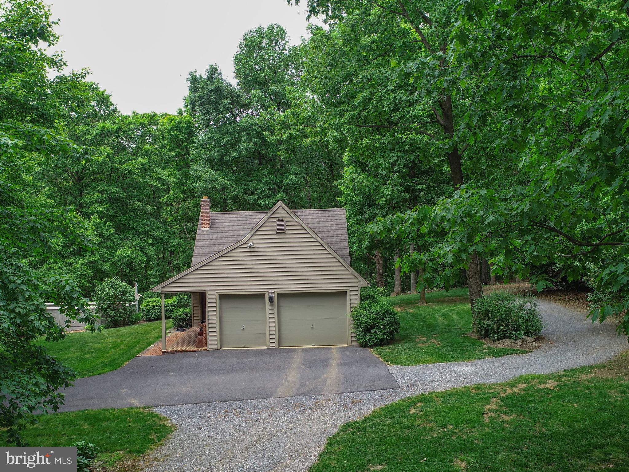 532 Gehman School Road Denver, PA 17517 - Photo 64 of 70 Side View of Detached Garage