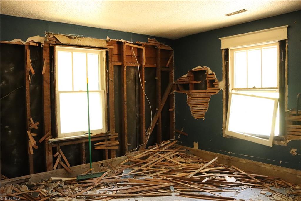 1433 Larkin Street High Point, NC 27262 - Photo 23 of 33