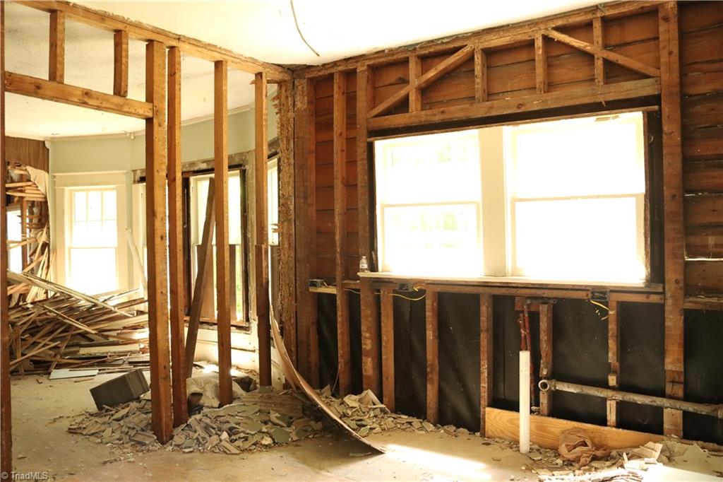 1433 Larkin Street High Point, NC 27262 - Photo 6 of 33