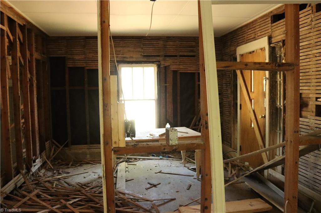 1433 Larkin Street High Point, NC 27262 - Photo 10 of 33