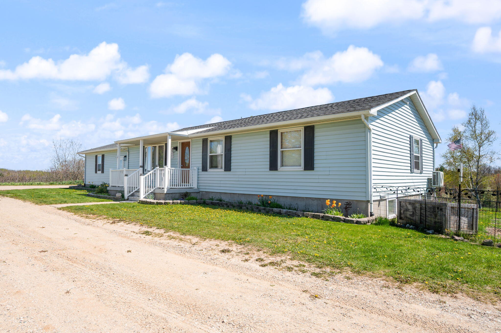 14335 21 Mile Road Big Rapids, MI 49307 - Photo 2 of 61 35-web-or-mls-14335-21MileRd-BR-35