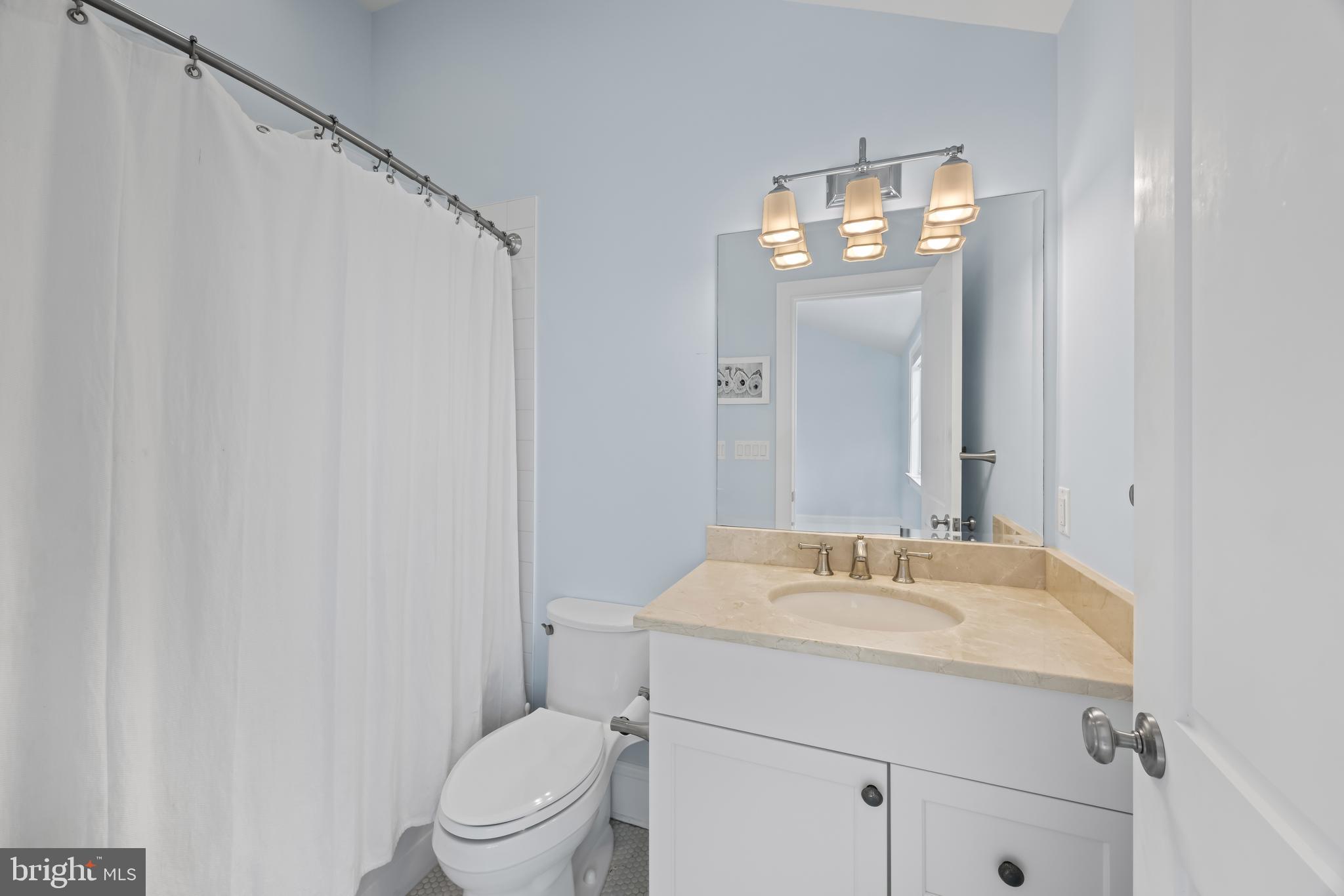3736 Ramsgate Drive Annapolis, MD 21403 - Photo 29 of 45 Ensuite bath
