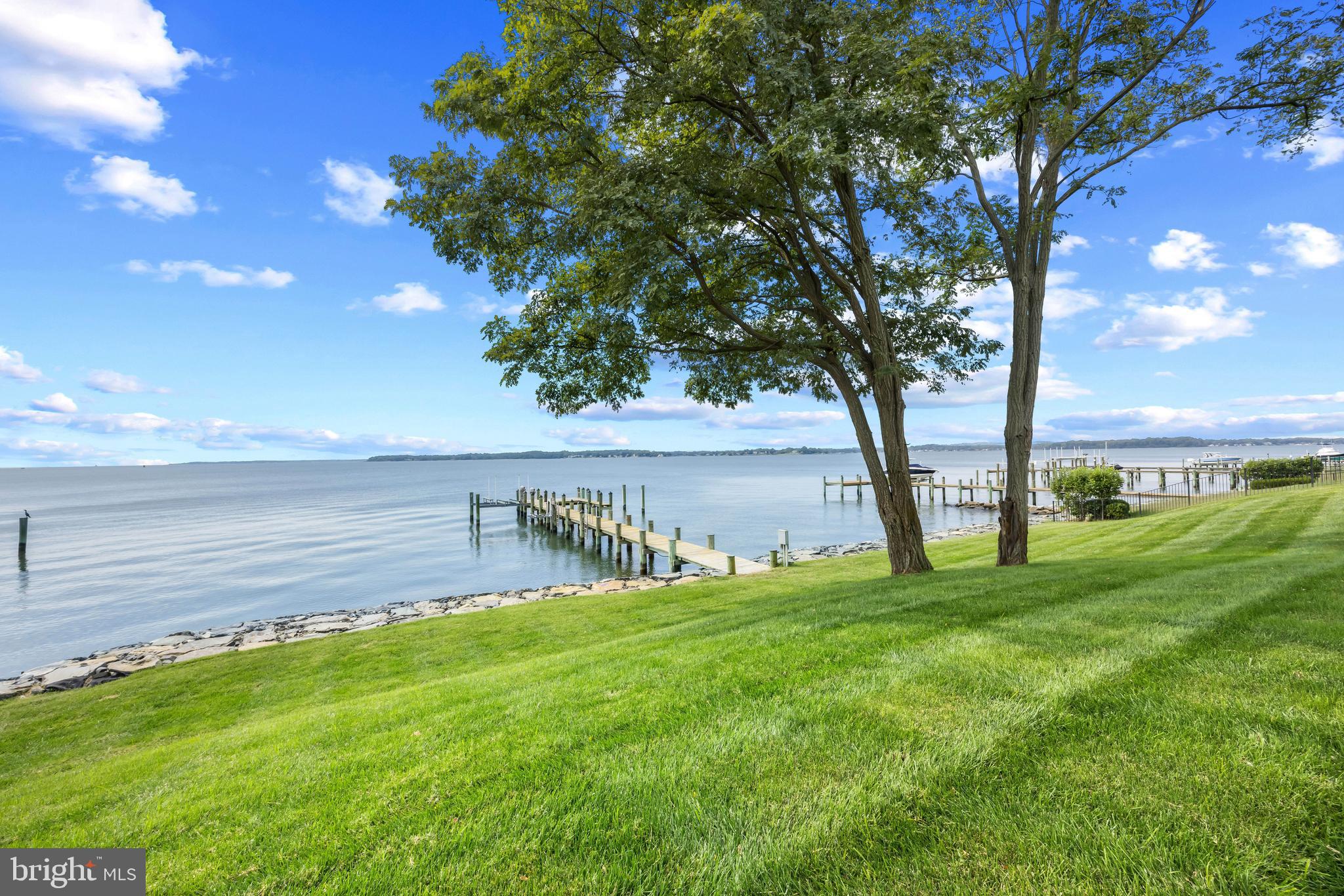 3736 Ramsgate Drive Annapolis, MD 21403 - Photo 35 of 45 Lush lawn with gently slope to water's edge