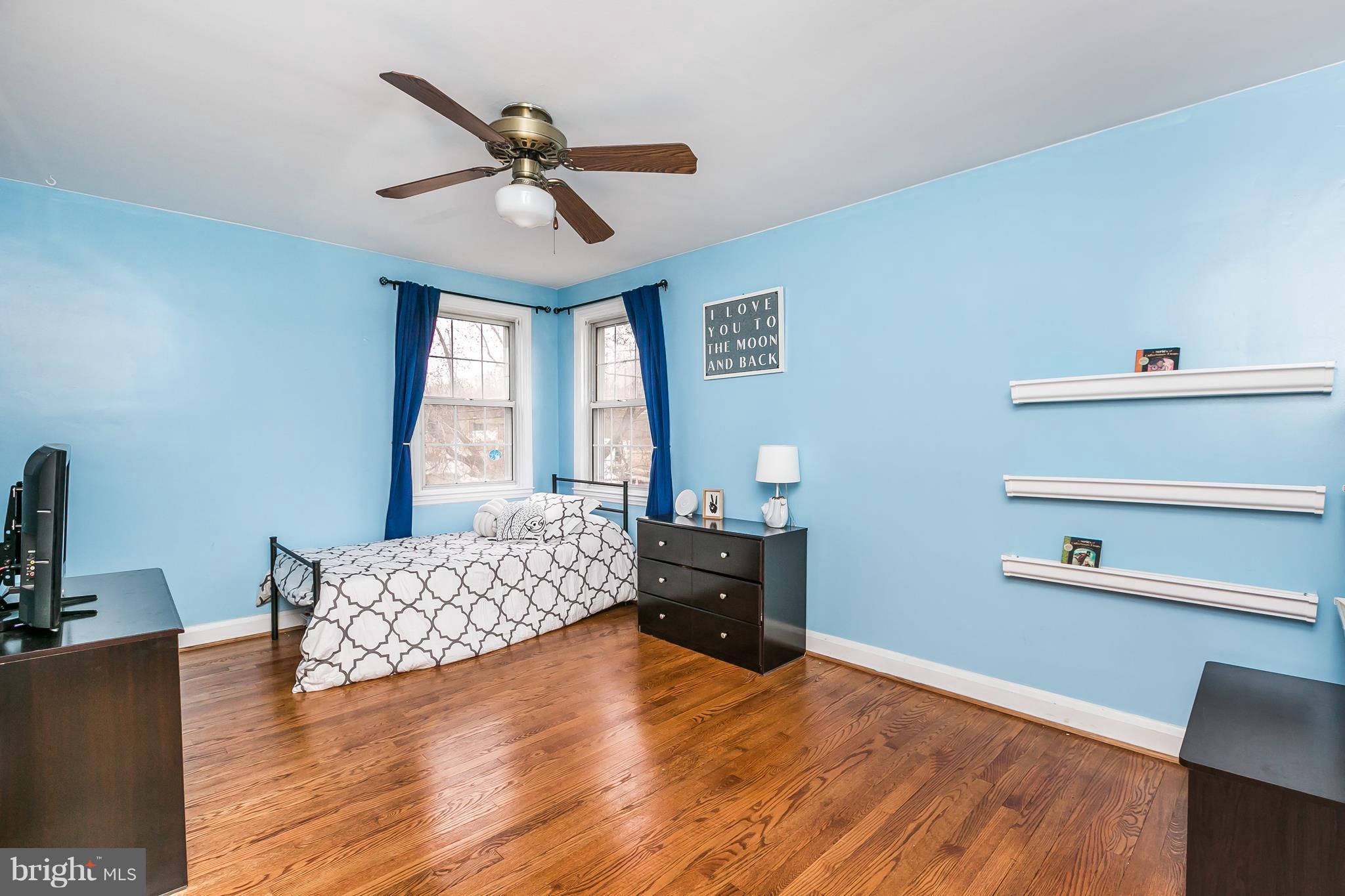 362 Greenlow Road Baltimore, MD 21228 - Photo 16 of 30 a living room with furniture and a window