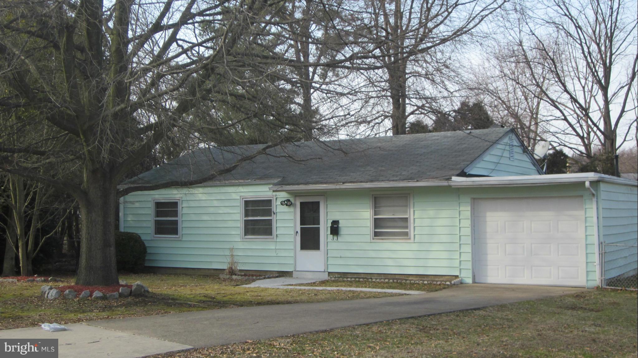 1204 Riggs Court Woodbridge, VA 22191 - Photo 1 of 24 Attached Car Garage