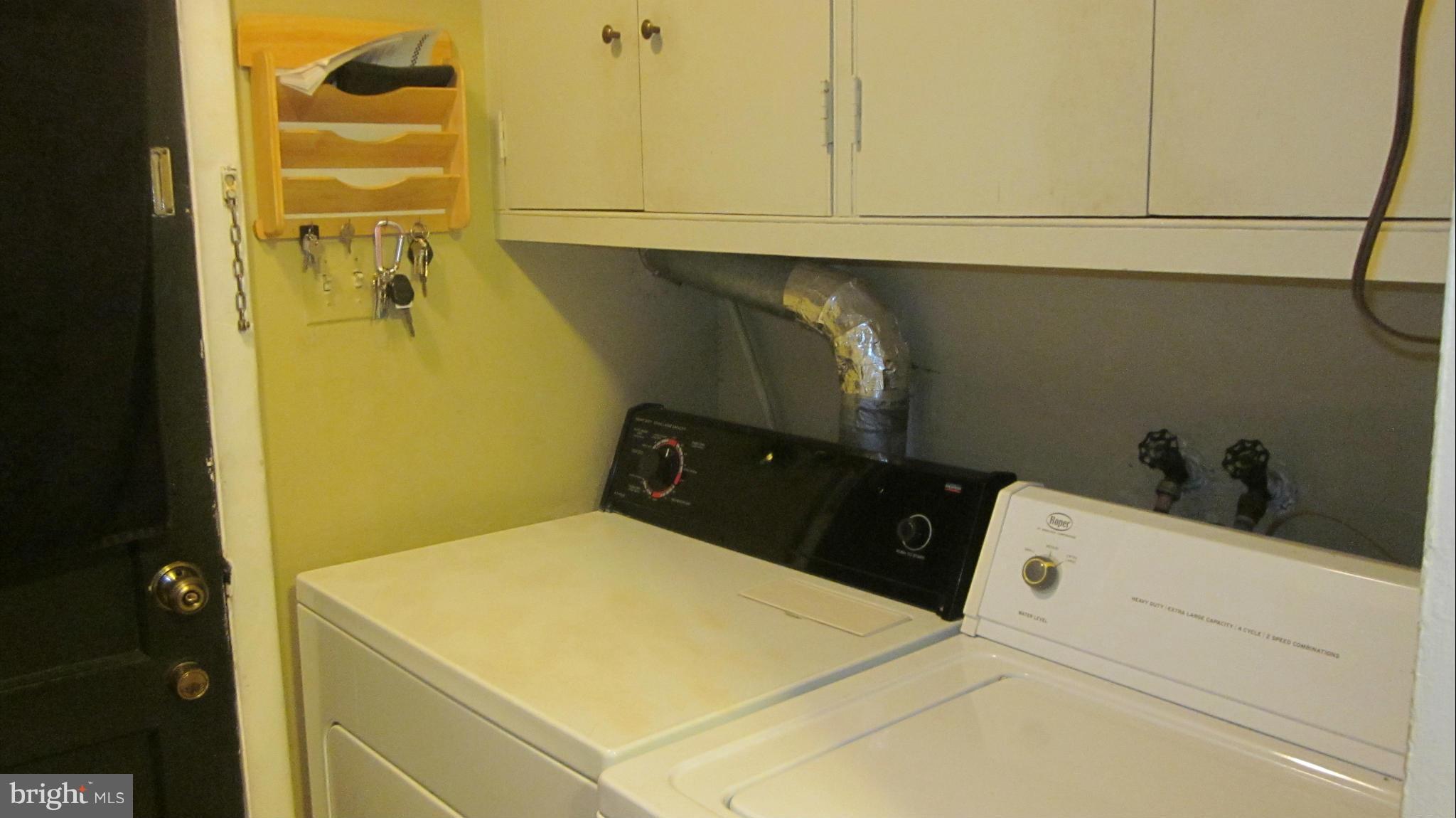 1204 Riggs Court Woodbridge, VA 22191 - Photo 11 of 24 Laundry Room