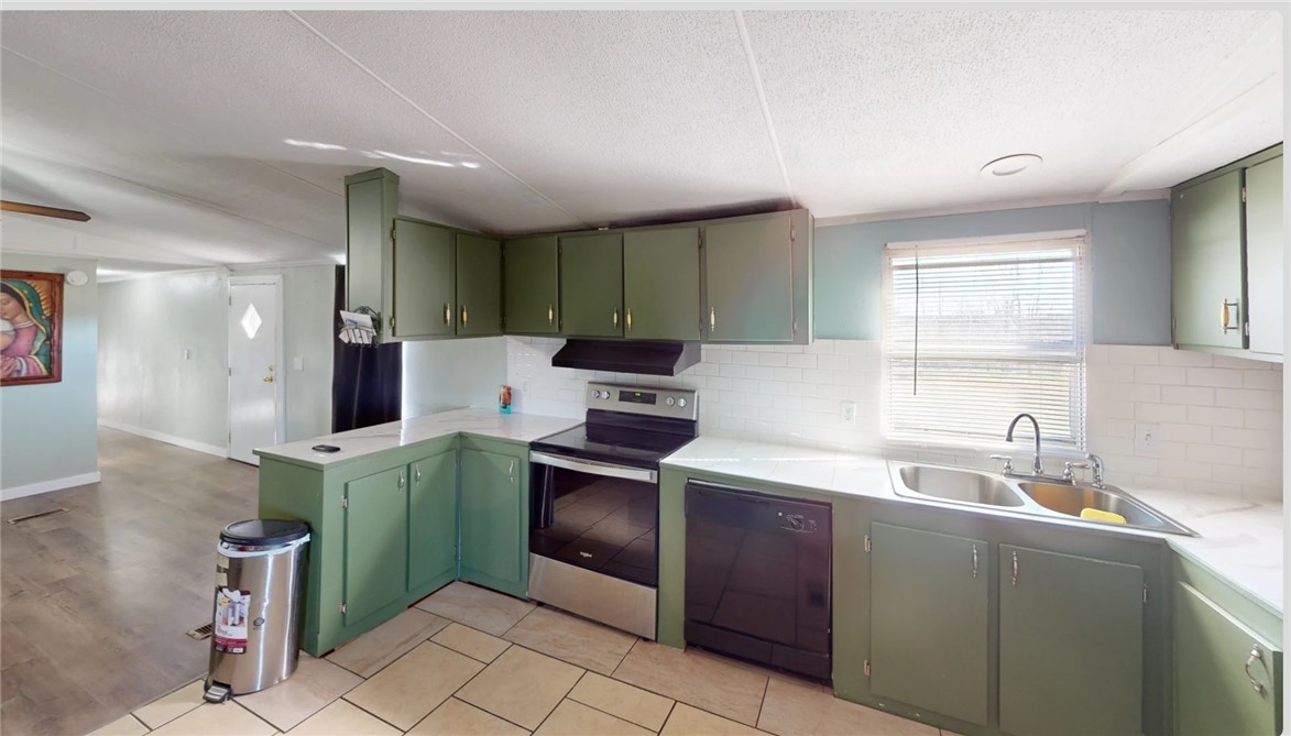 559 Quillian Trace Waco, TX 76705 - Photo 4 of 17