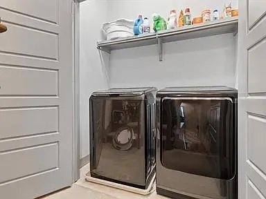 a view of walk in closet