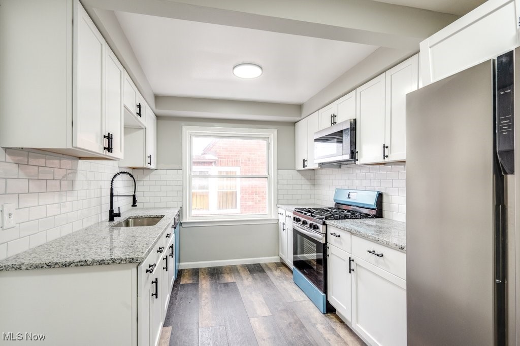 13526 Cedar Road Cleveland, OH 44118 - Photo 27 of 47 UP Unit Kitchen