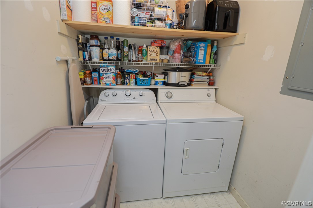 13824 Village Ridge Drive Midlothian, VA 23114 - Photo 21 of 43 a utility room with dryer and washer