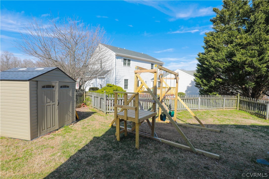 13824 Village Ridge Drive Midlothian, VA 23114 - Photo 41 of 43 a view of a house with backyard and sitting area