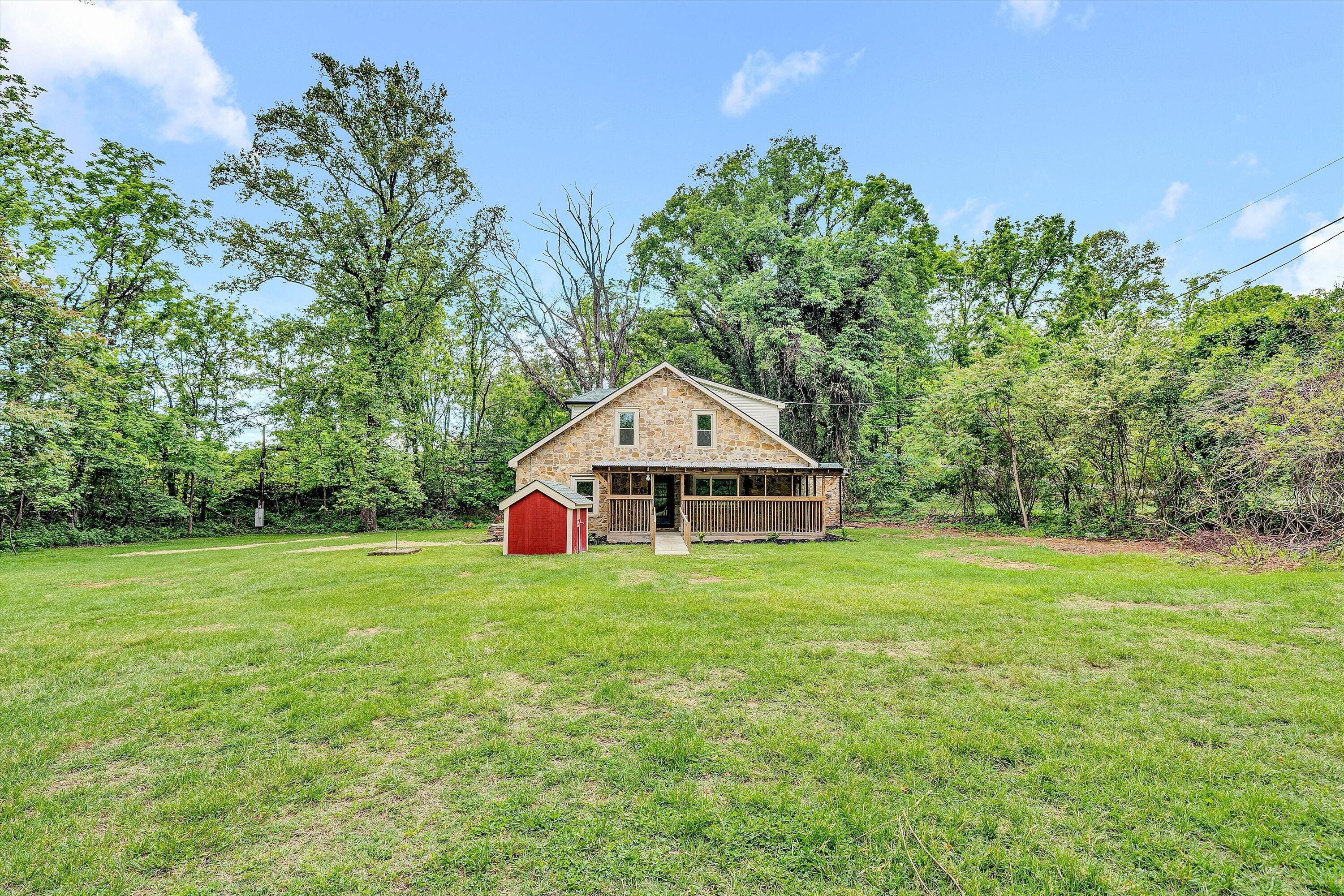 4714 Tobey Road Salem, VA 24153 - Photo 33 of 37 Side Yard