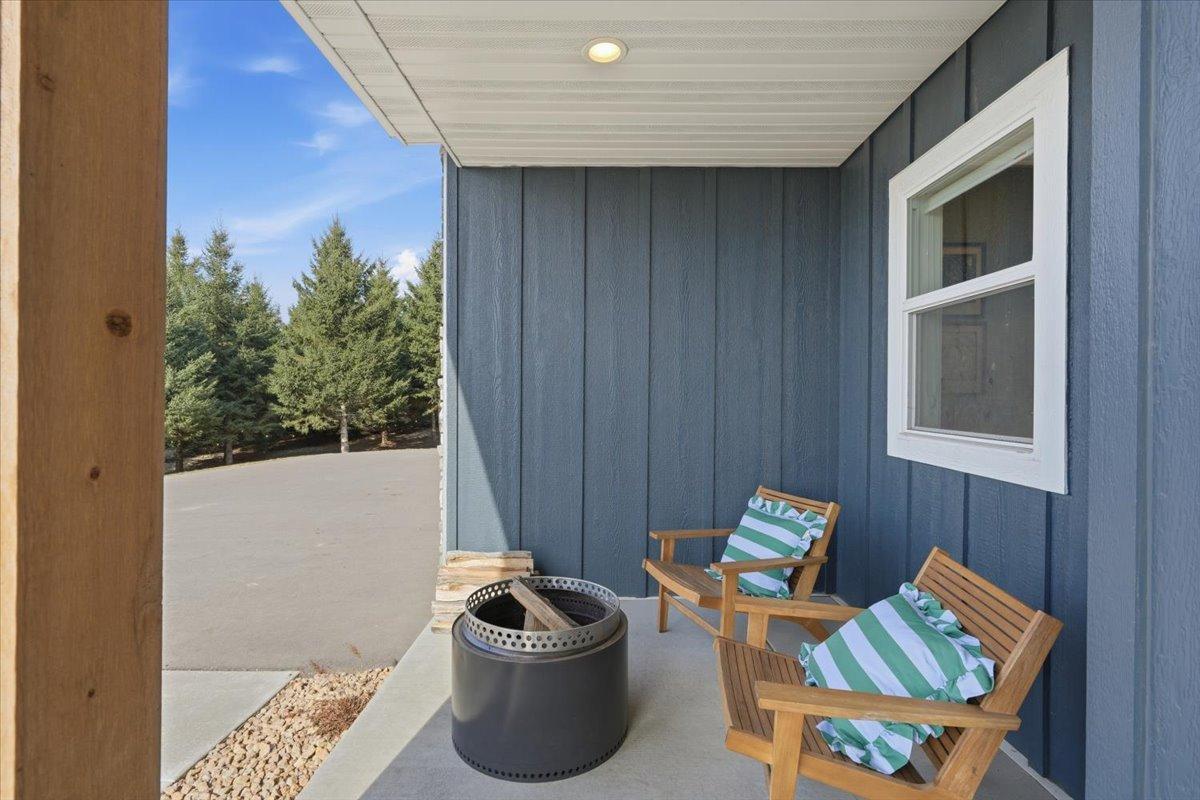 905 Gavin Pass Hudson, WI 54016 - Photo 3 of 31