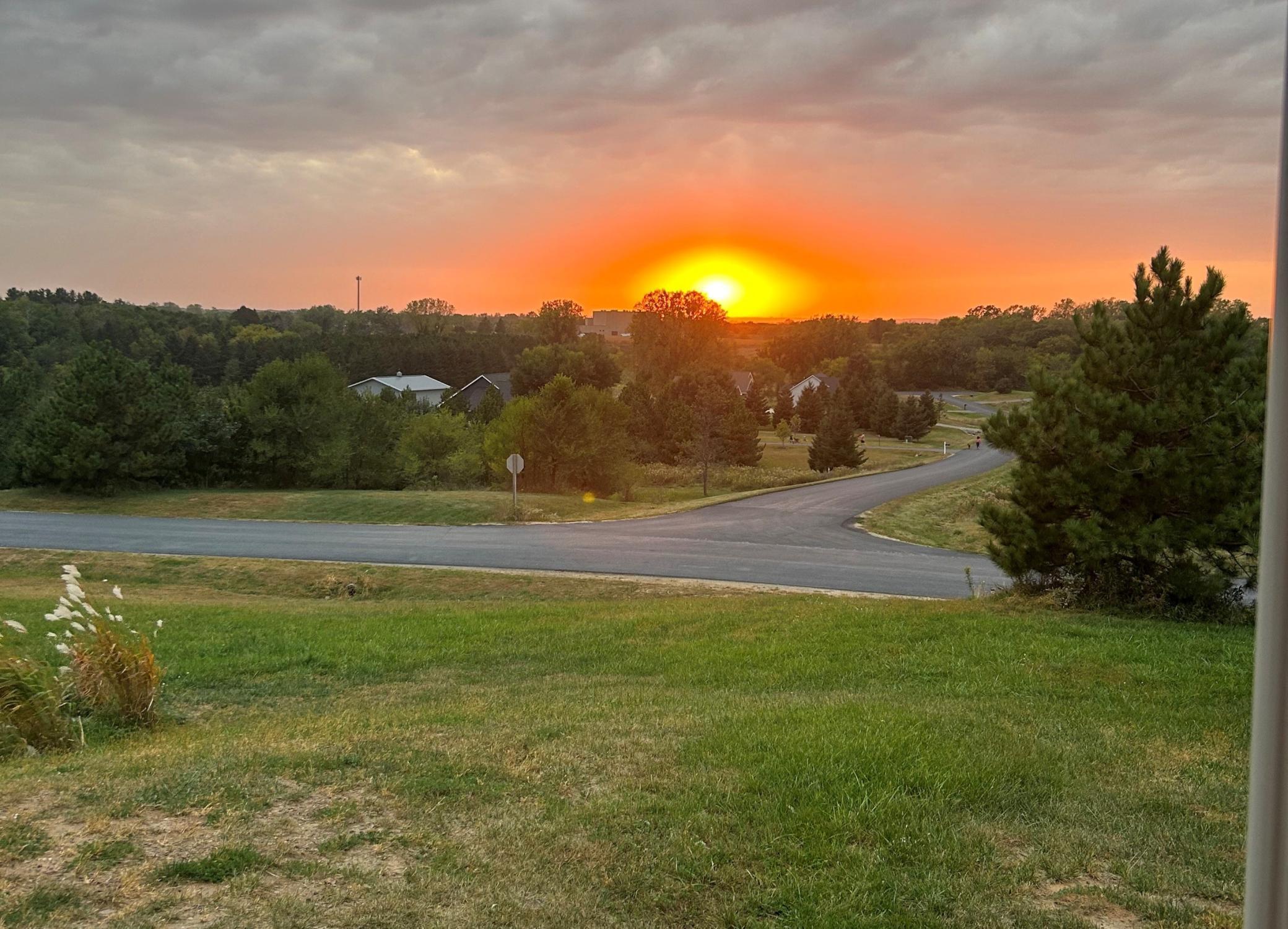 905 Gavin Pass Hudson, WI 54016 - Photo 4 of 31