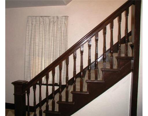 319 Federal Butler, PA 16001 - Photo 7 of 13 Entry/Foyer. Classic woodwork on this railing.