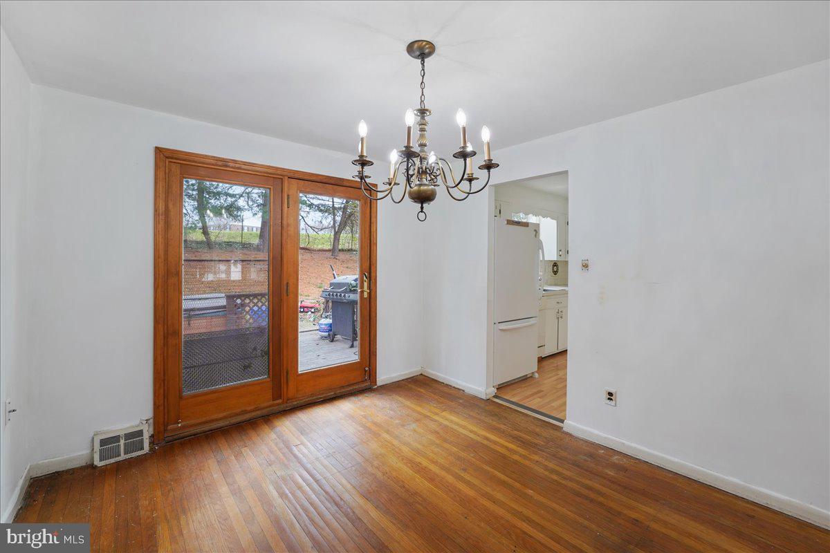 38 Weathervane Road Aston, PA 19014 - Photo 13 of 34 Dining Room