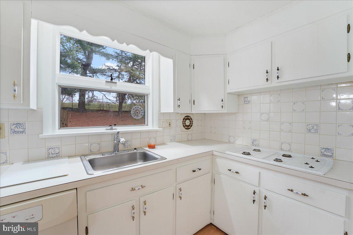 38 Weathervane Road Aston, PA 19014 - Photo 19 of 34 Kitchen