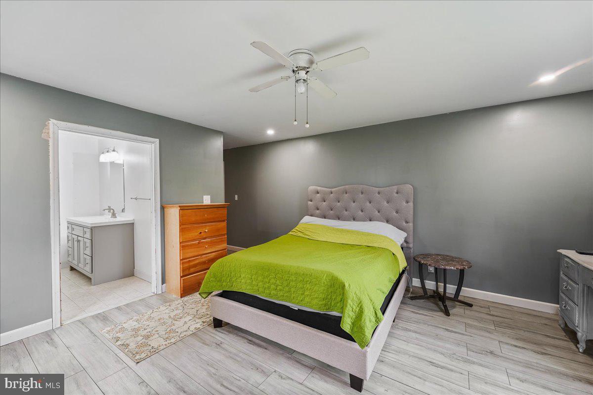 38 Weathervane Road Aston, PA 19014 - Photo 24 of 34 1st Floor Bedroom