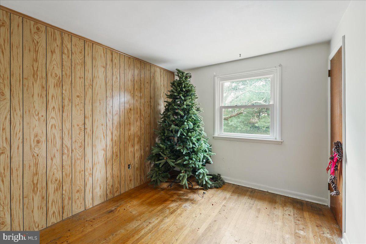 38 Weathervane Road Aston, PA 19014 - Photo 32 of 34 The Christmas Room