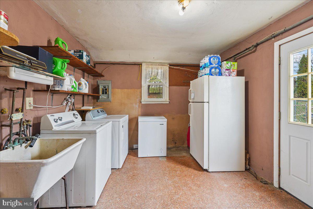 38 Weathervane Road Aston, PA 19014 - Photo 34 of 34 Laundry Room