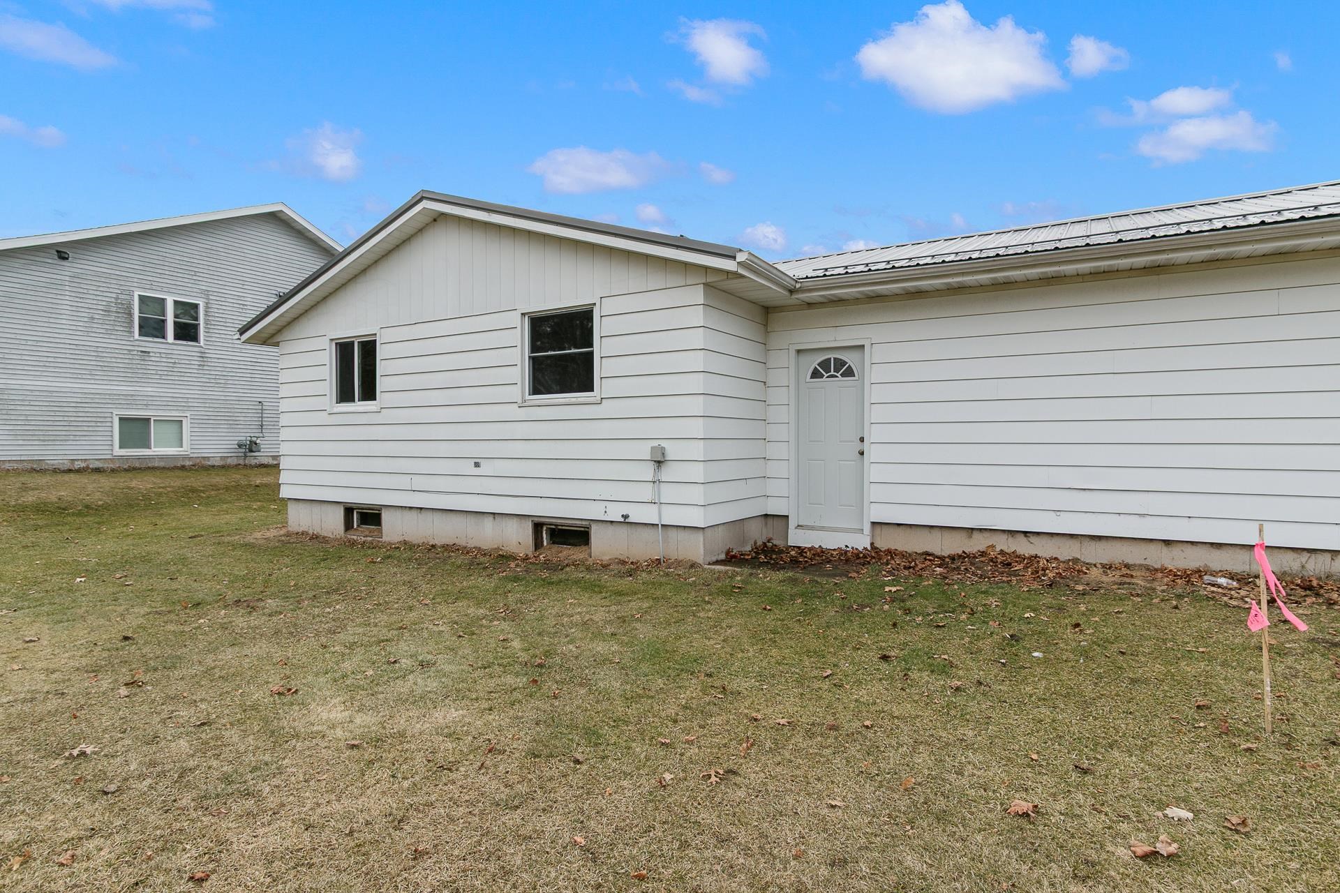 625 Cross Street Poynette, WI 53955 - Photo 32 of 41